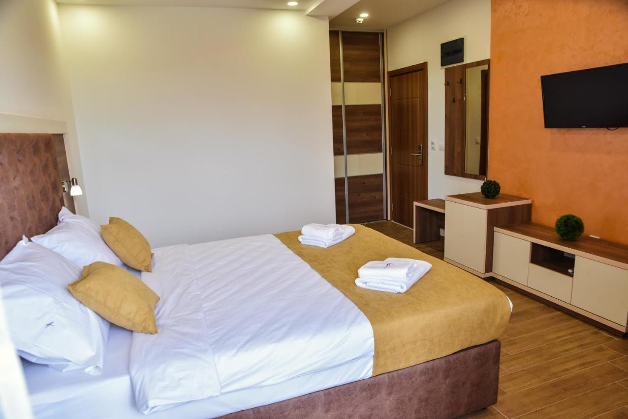 Hotel Heaven Lux Ulcinj Zewnętrze zdjęcie