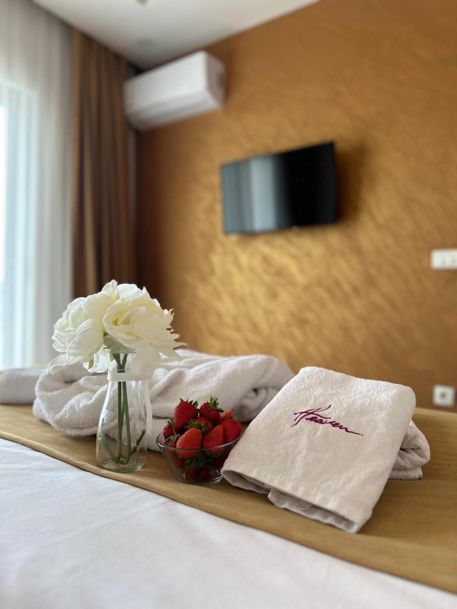 Hotel Heaven Lux Ulcinj Zewnętrze zdjęcie