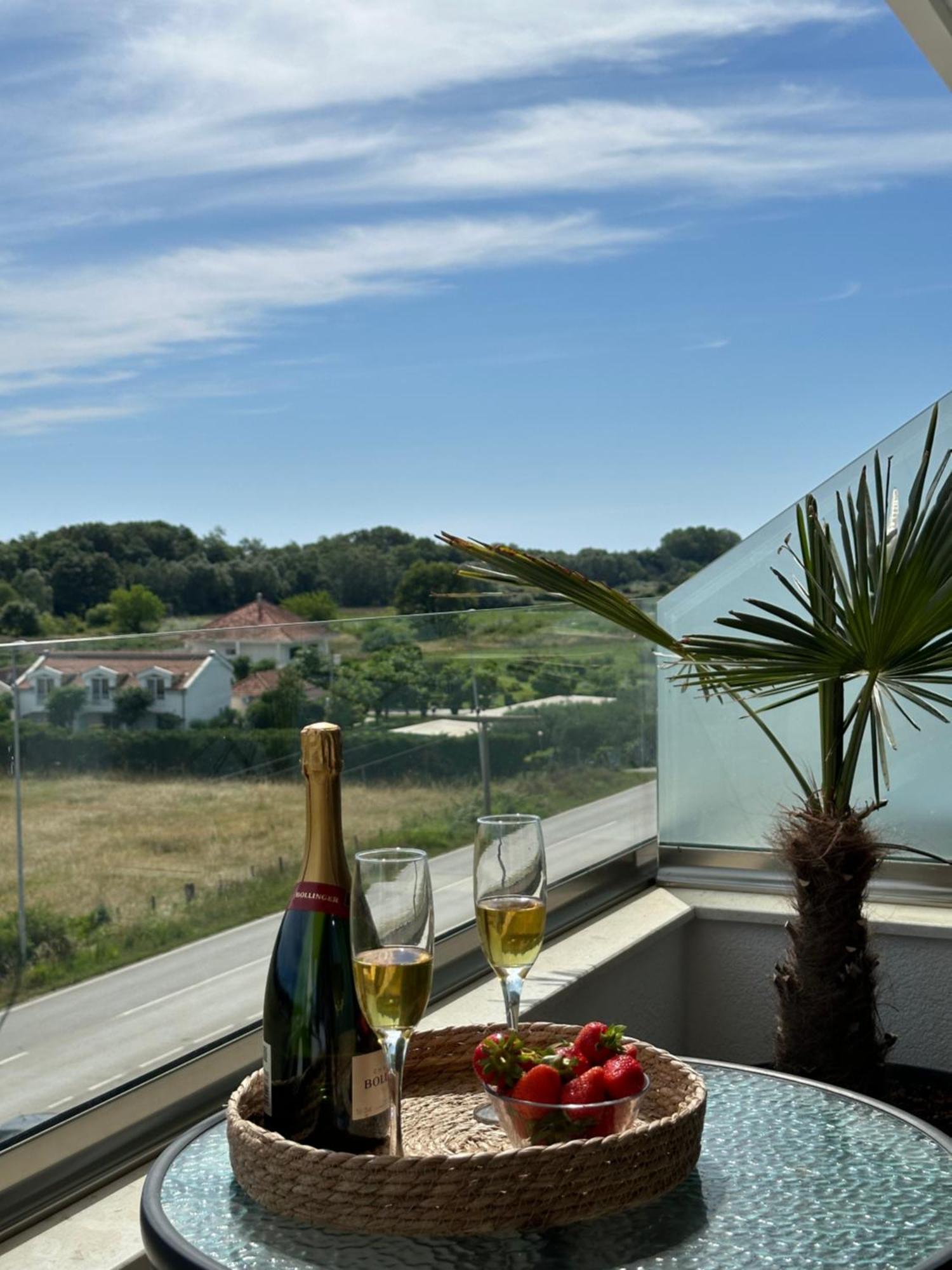Hotel Heaven Lux Ulcinj Zewnętrze zdjęcie